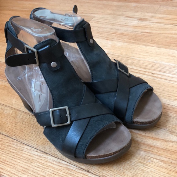 Dansko Sandals Size 39 - Picture 2 of 6